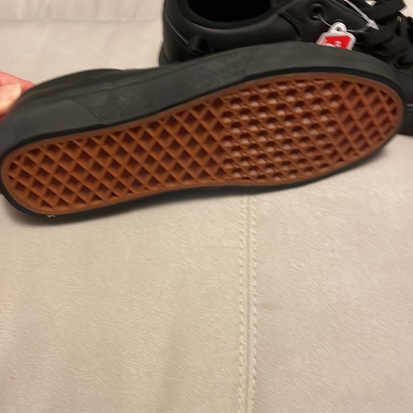 Van shoes new!! - Picture 2 of 4